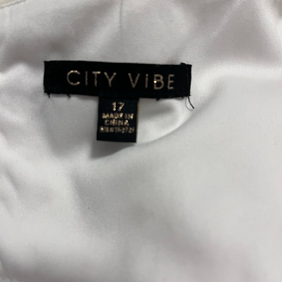 White multi Pattern sequins V-neck mini dress. - Picture 4 of 4